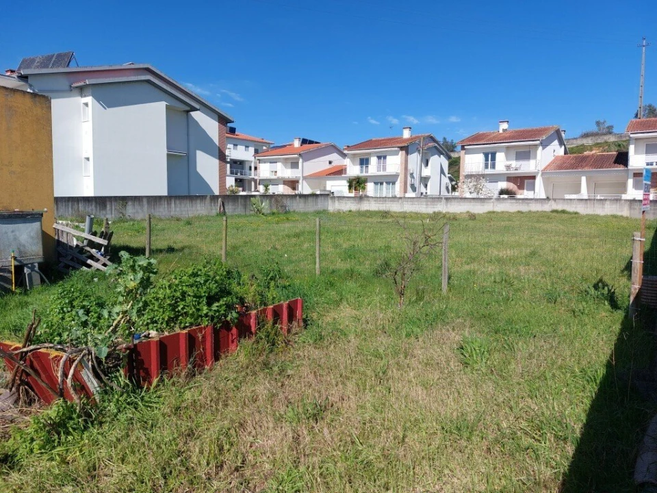 Terreno para Venda em Regueira de Pontes Foto 2