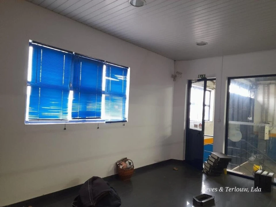 Prédio para Venda em Monte Redondo e Carreira Foto 8