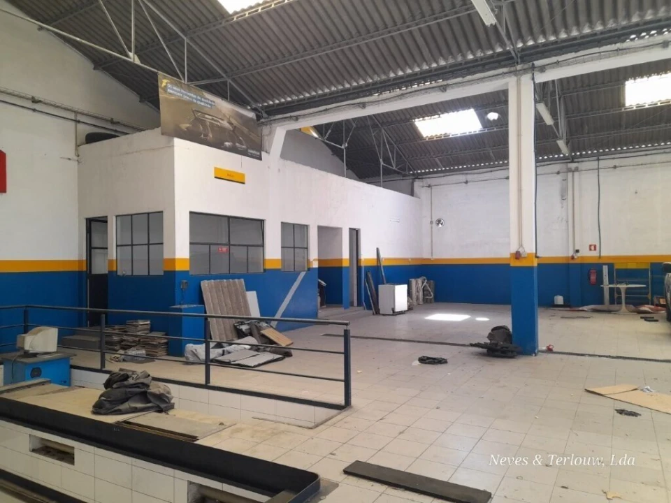 Prédio para Venda em Monte Redondo e Carreira Foto 6