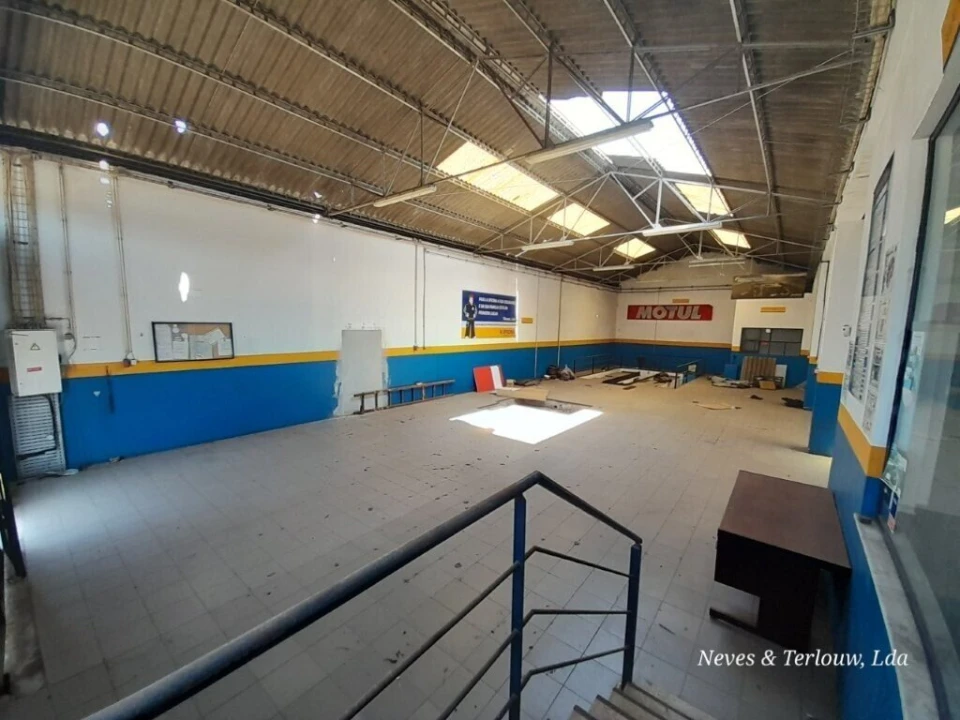 Prédio para Venda em Monte Redondo e Carreira Foto 13