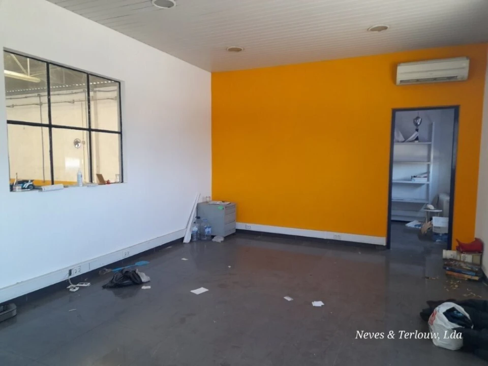 Prédio para Venda em Monte Redondo e Carreira Foto 14