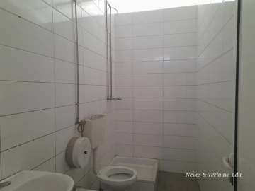 Prédio para Venda em Monte Redondo e Carreira