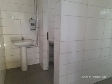 Prédio para Venda em Monte Redondo e Carreira