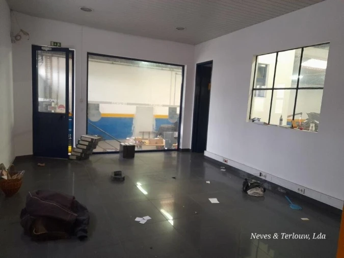 Prédio para Venda em Monte Redondo e Carreira Foto 7