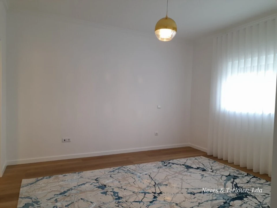 Moradia T5 para Venda em Carriço Foto 16