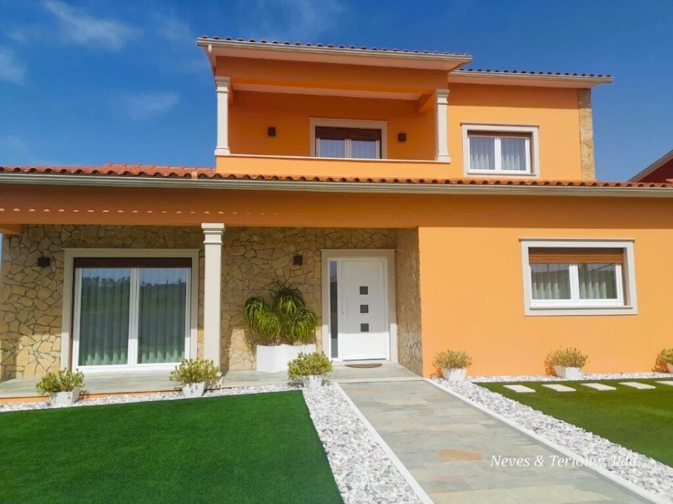 Moradia T5 para Venda em Carriço Foto 1