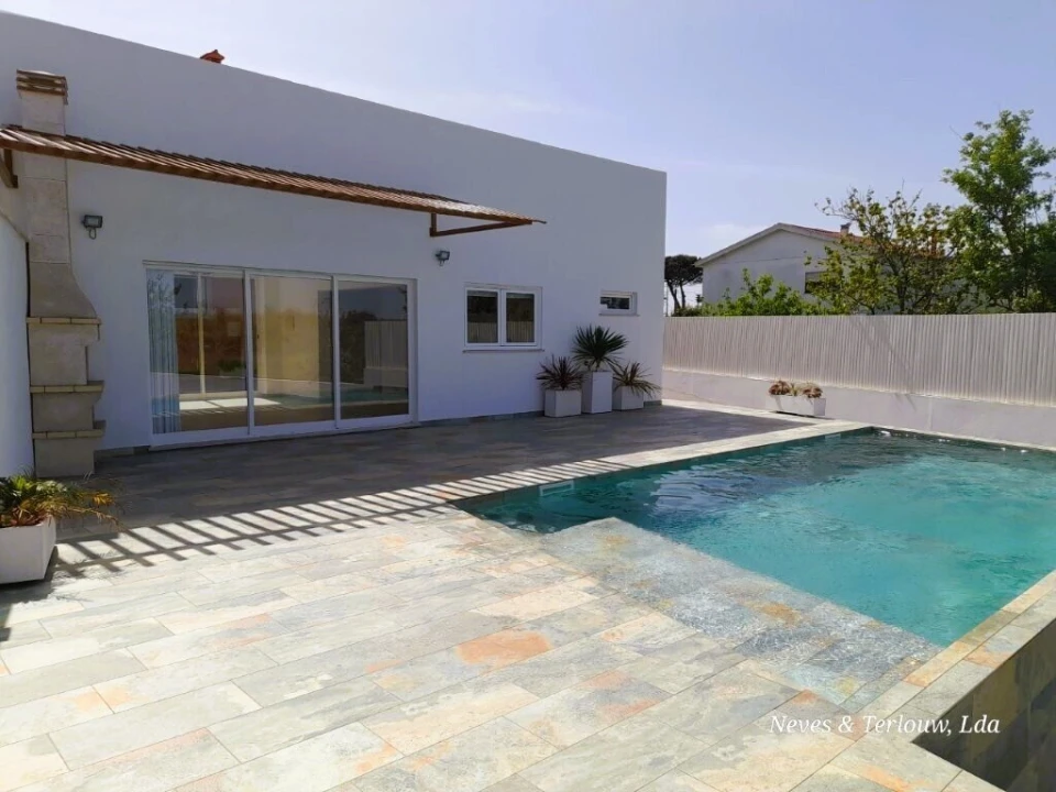 Moradia T5 para Venda em Carriço Foto 36