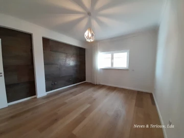 Moradia T5 para Venda em Carriço