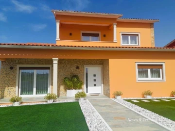 Moradia T5 para Venda em Carriço