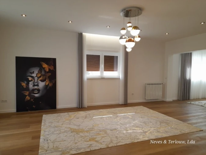 Moradia T5 para Venda em Carriço Foto 8