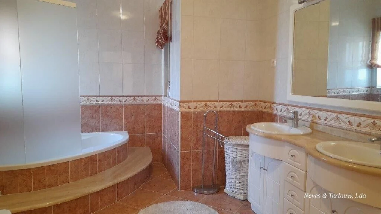 Moradia T3 para Venda em Monte Redondo e Carreira Foto 24