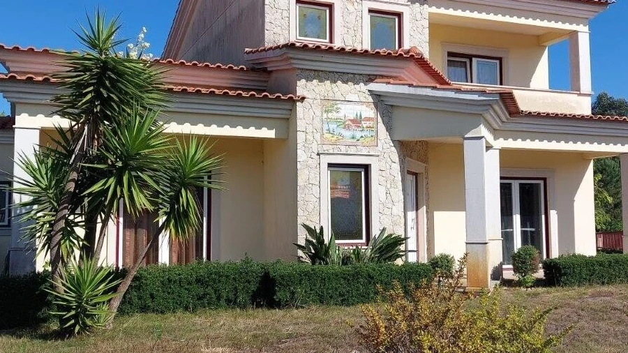 Moradia T3 para Venda em Monte Redondo e Carreira