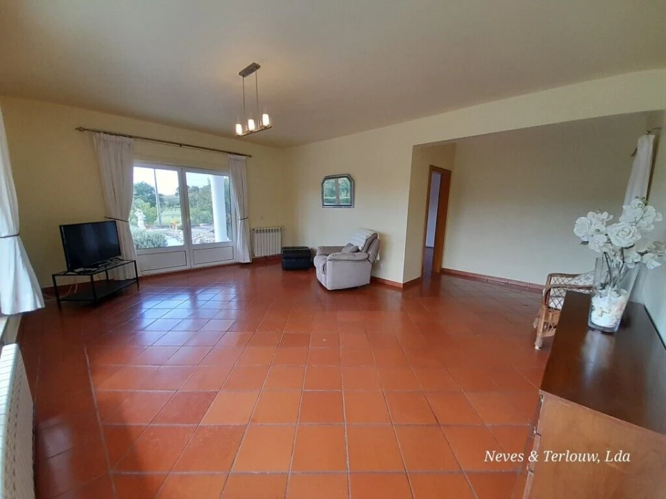 Moradia T6 para Venda em Monte Redondo e Carreira Foto 10