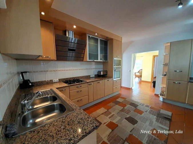 Moradia T6 para Venda em Monte Redondo e Carreira Foto 12