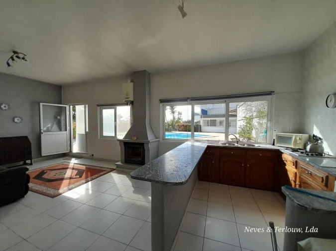 Moradia T6 para Venda em Monte Redondo e Carreira Foto 50