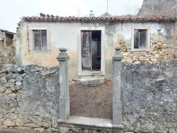 Moradia T0 para Venda em São Martinho de Árvore e Lamarosa