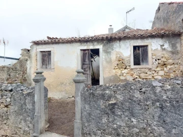 Moradia T0 para Venda em São Martinho de Árvore e Lamarosa