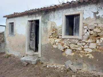 Moradia T0 para Venda em São Martinho de Árvore e Lamarosa
