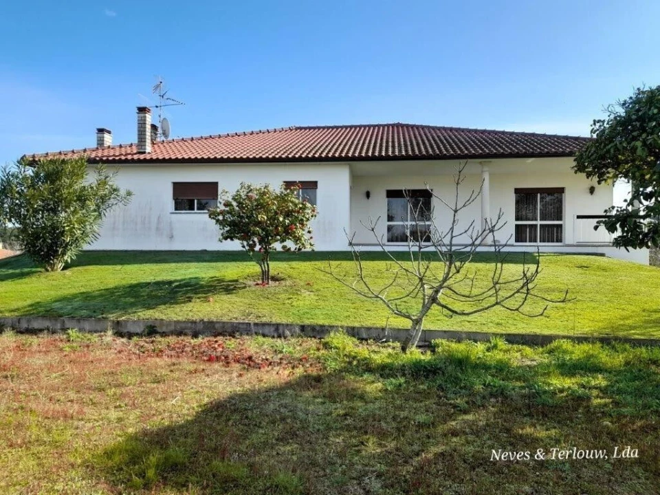 Moradia T4 para Venda em Monte Redondo e Carreira Foto 38