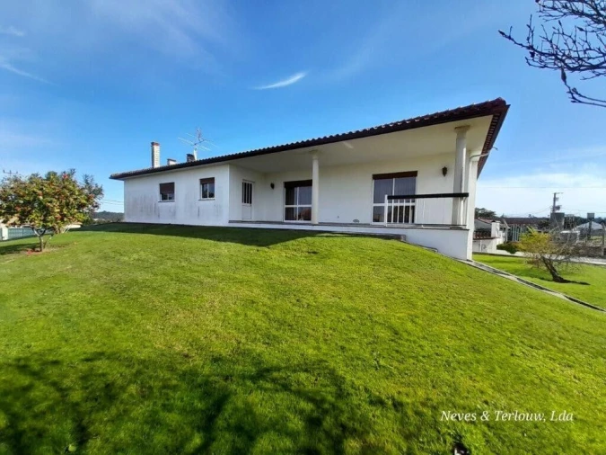 Moradia T4 para Venda em Monte Redondo e Carreira Foto 43