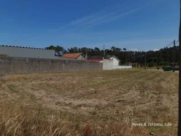 Terreno para Venda em Monte Redondo e Carreira