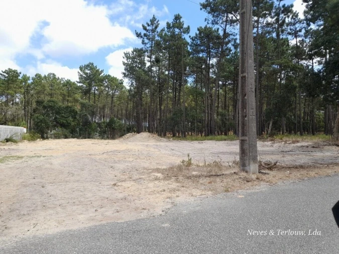 Terreno para Venda em Coimbrão Foto 3