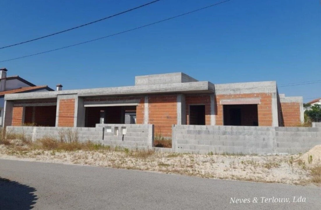 Moradia T3 para Venda em Monte Redondo e Carreira Foto 3