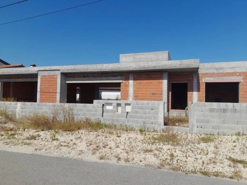 Moradia T3 para Venda em Monte Redondo e Carreira Foto 4