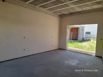 Moradia T3 para Venda em Monte Redondo e Carreira