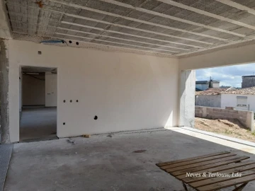 Moradia T3 para Venda em Monte Redondo e Carreira