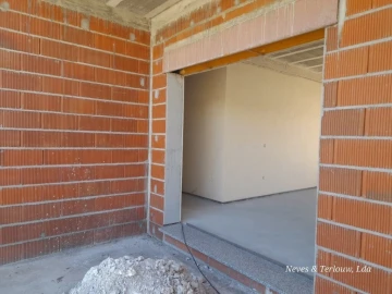Moradia T3 para Venda em Monte Redondo e Carreira