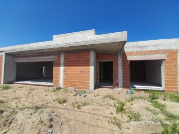 Moradia T3 para Venda em Monte Redondo e Carreira