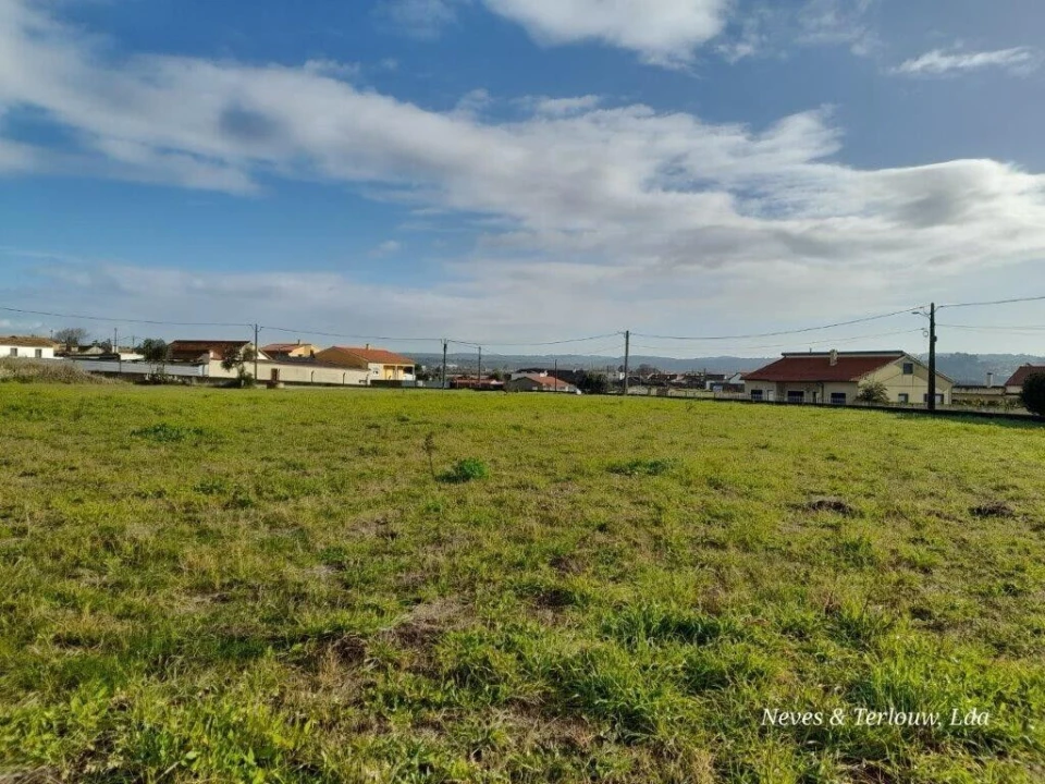 Terreno para Venda em Monte Redondo e Carreira Foto 2