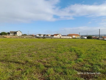 Terreno para Venda em Monte Redondo e Carreira