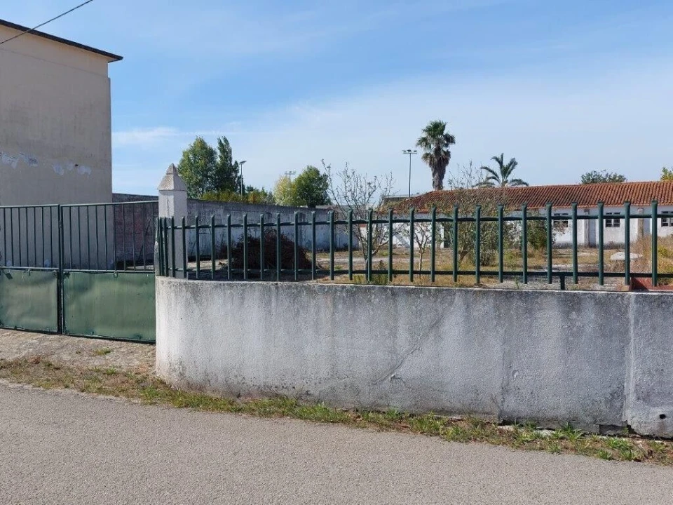 Terreno para Venda em Coimbrão Foto 1