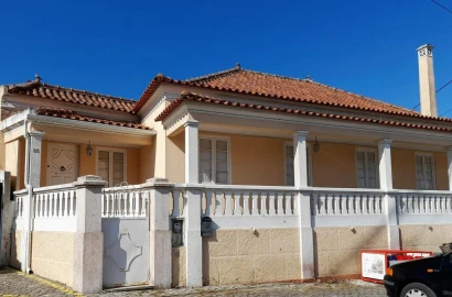 Moradia T6 para Venda em Coimbrão