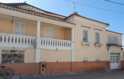Moradia T6 para Venda em Coimbrão