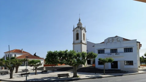 Moradia T6 para Venda em Coimbrão