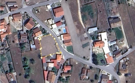 Terreno para Venda em Monte Redondo e Carreira