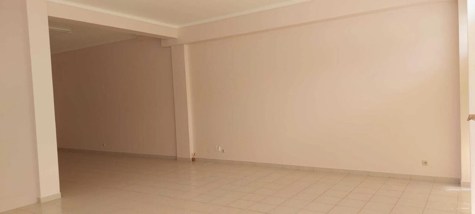 Loja para Venda em Vieira de Leiria Foto 4