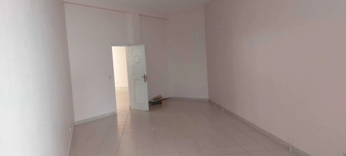 Loja para Venda em Vieira de Leiria Foto 7