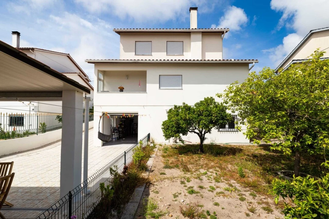 Moradia T4 para Venda em Vieira de Leiria Foto 30