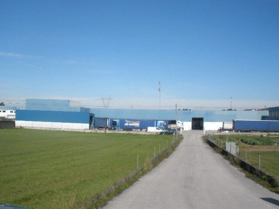 Armazém para Venda em Regueira de Pontes Foto 4