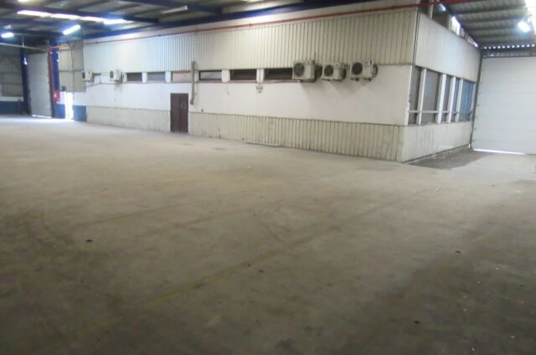 Armazém para Venda em Regueira de Pontes Foto 7