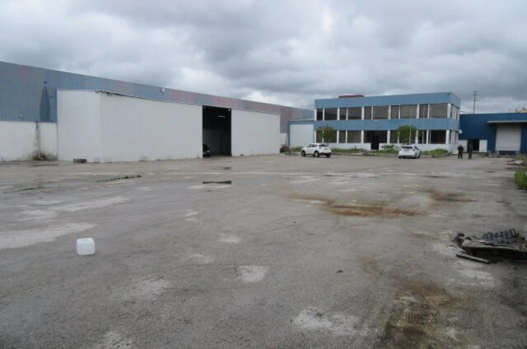 Armazém para Venda em Regueira de Pontes Foto 12