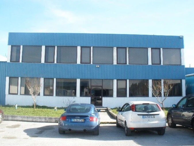 Armazém para Venda em Regueira de Pontes Foto 1