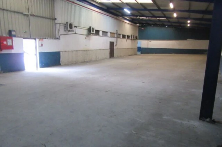 Armazém para Venda em Regueira de Pontes Foto 6