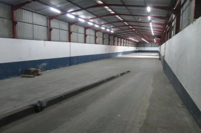 Armazém para Venda em Regueira de Pontes Foto 9