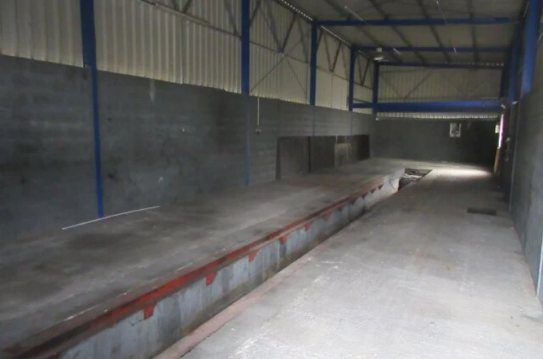 Armazém para Venda em Regueira de Pontes Foto 13