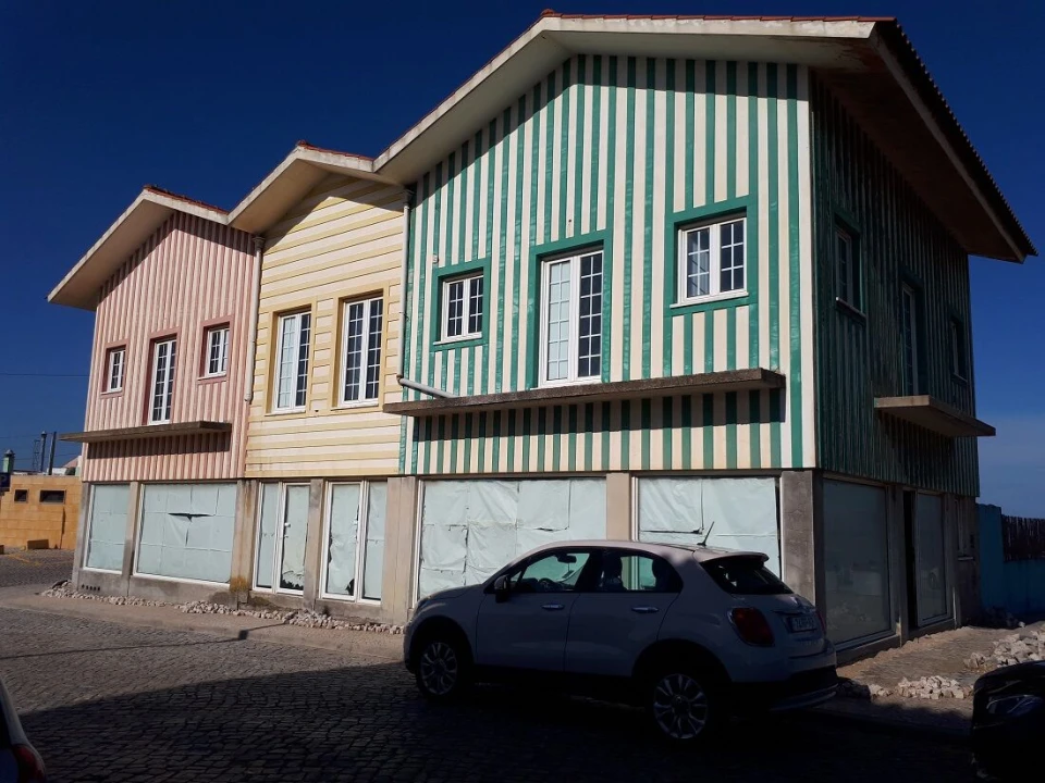 Loja para Arrendamento em Vieira de Leiria Foto 1